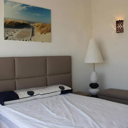 Bel Appartement Climatise Avec Piscine Et Parking - 6Refc5 アパート